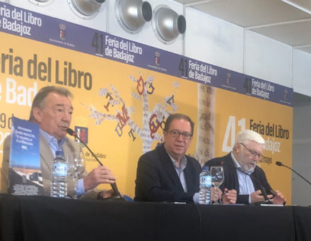 Presentación en la Feria del Libro de Badajoz  del informe ‘Grandes proyectos de desarrollo de Extremadura 2022’